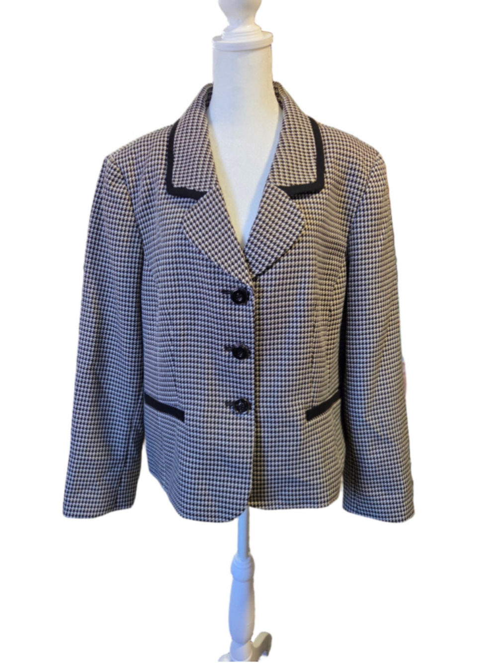 Women's Jones Wear Houndstooth Blazer, Size 18, Black and White